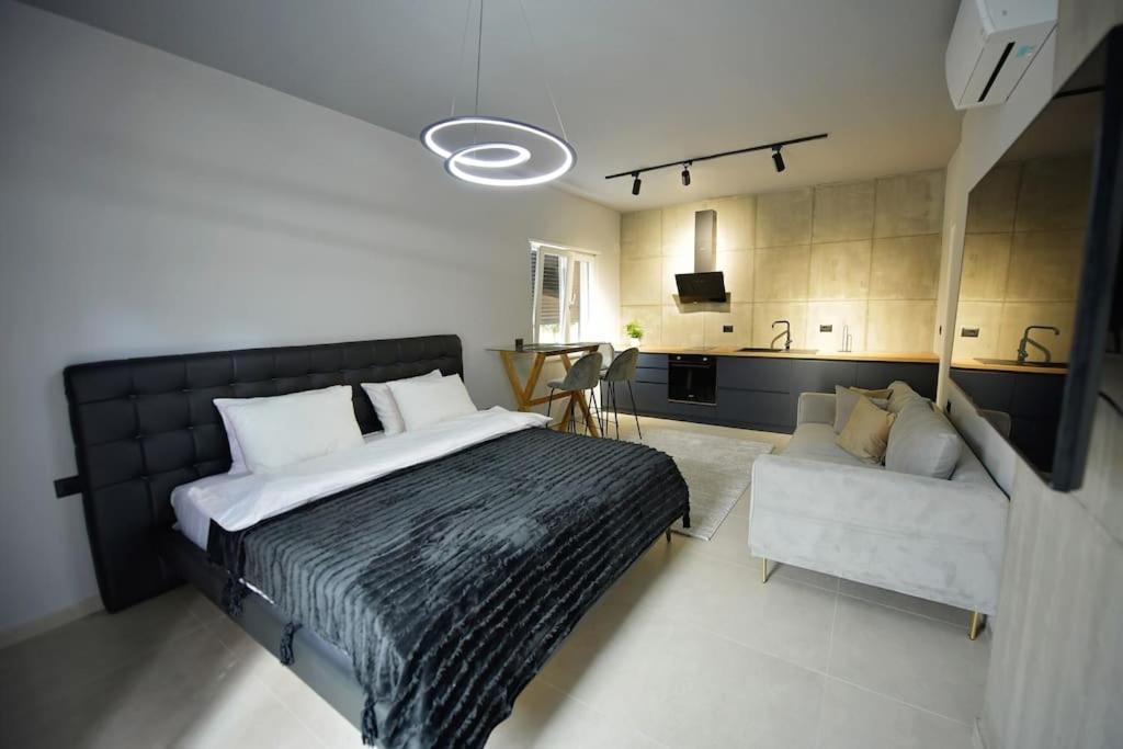 Apartment The House Of Flowers Shkoder